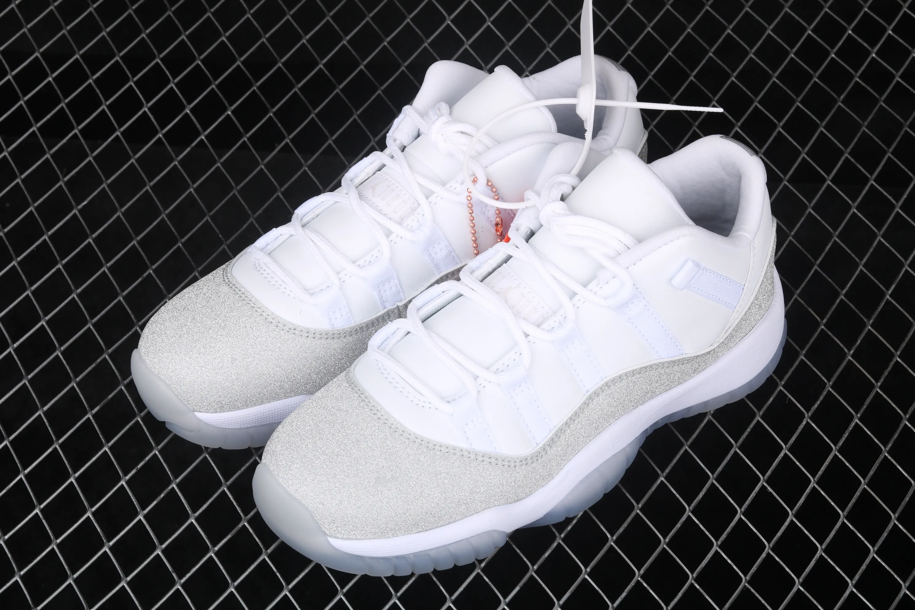 All categories Air Jordan Jordan series basketball shoes Air Jordan 11 Air Jordan 11 low Metallic Silver AJ11 Joe 11 Swarovski Stars AH0715-100